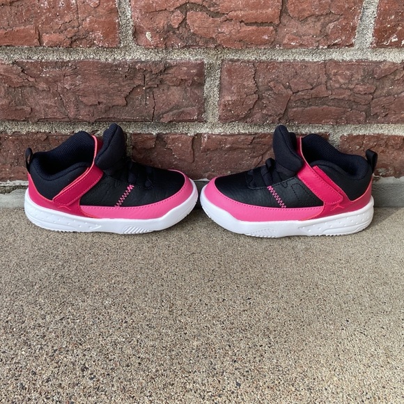 NWOT Jordan’s-23 Toddlers Sz-9C NoTie Laces w/Velcro, Light, Comfortable Shoes - Picture 2 of 16